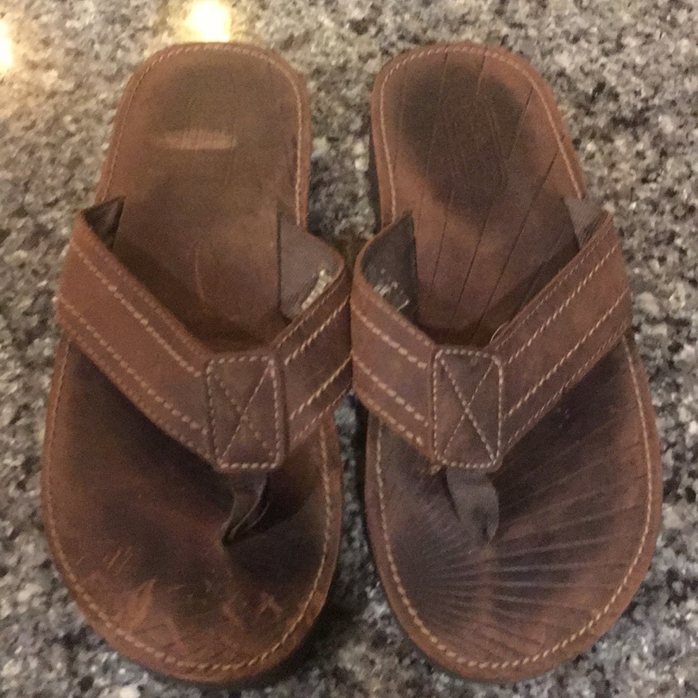 Men’s size 11 all leather flip flops